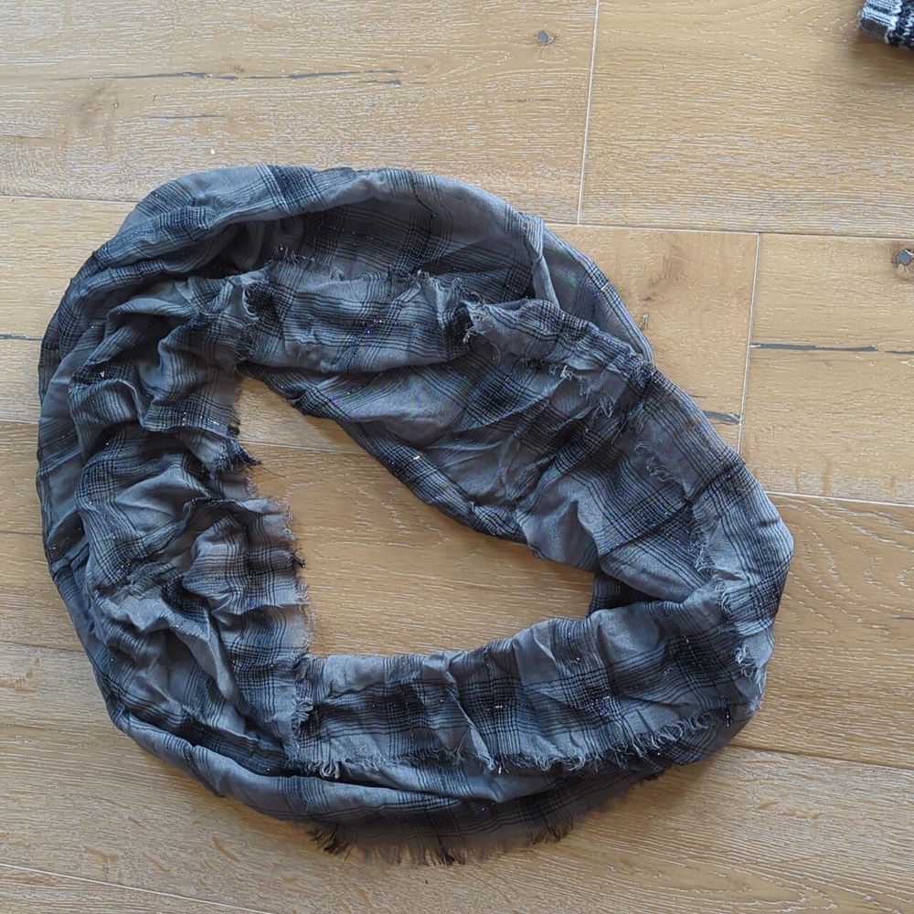 NWOT infinity scarf by old navy